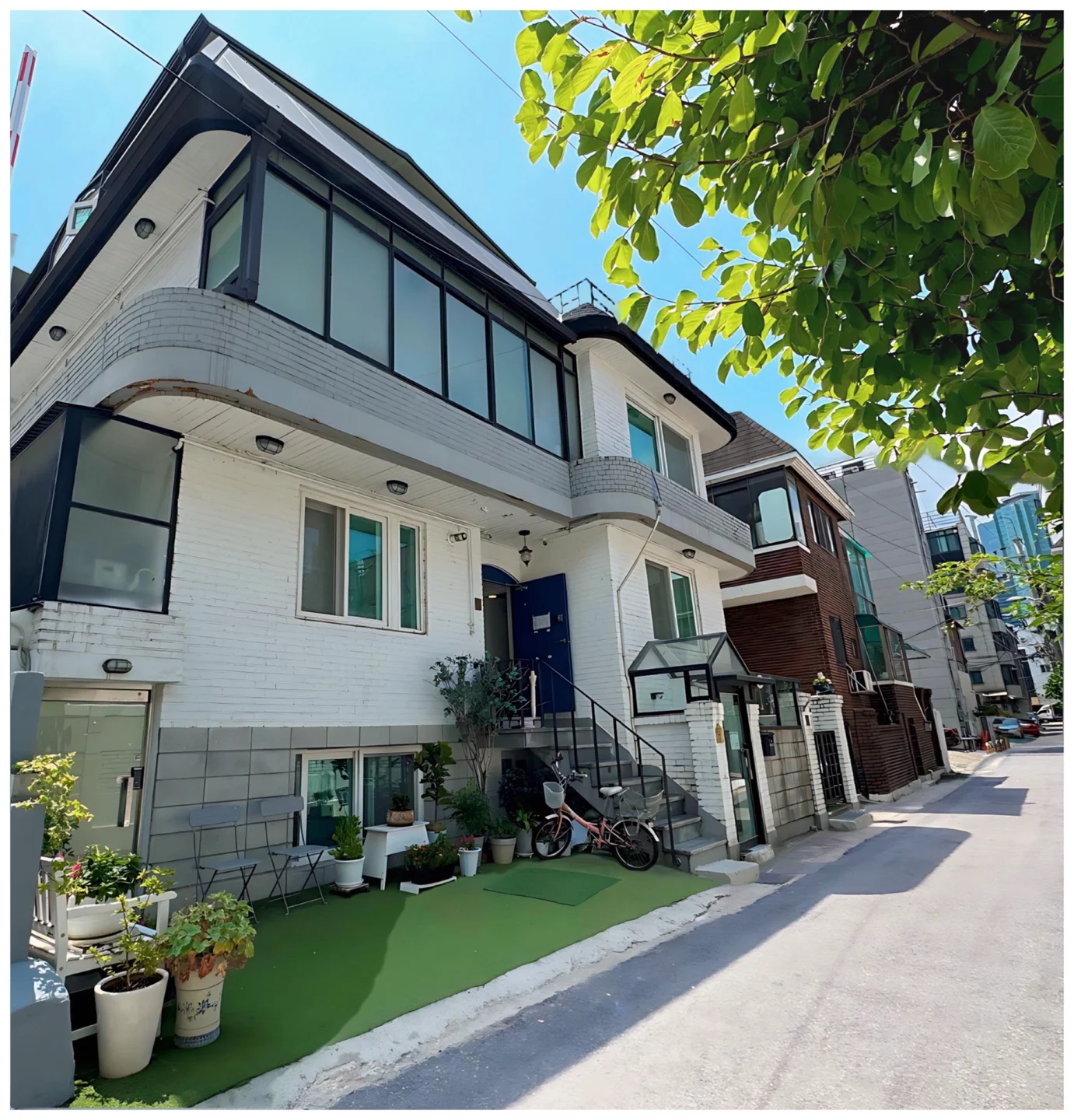 Neat House Hongdae