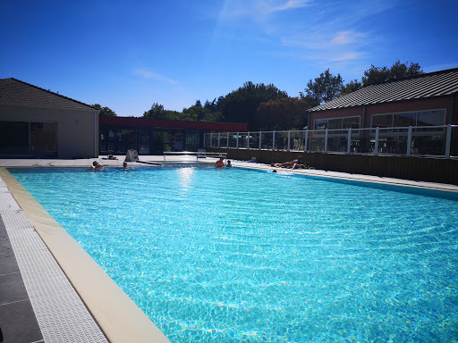 Photo de Camping Au Bois du Cé - Camping Puy du Fou 4 étoiles à Chambretaud (85500)