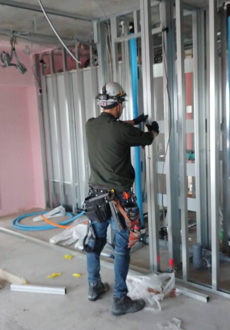 (有)森内装工業