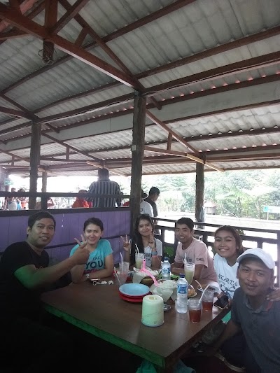 Photos of Lesehan & Pemancingan Meru