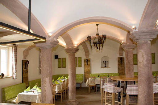 Restaurant & Pension zum Hirschen