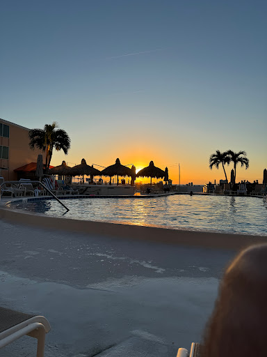 Flippers Beach Bar - Thumbnail
