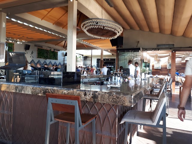 Akanthus Summer Club