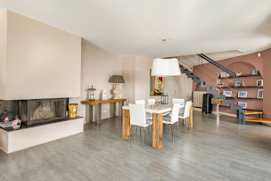 Photo n°34 de Orpi Direct Habitat Neuville-sur-Saône à Neuville-sur-Saône (Agence de location immobilière)