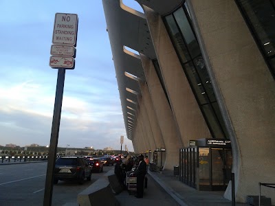 Dulles Airport Main Terminal & Arrivals/Door