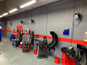 Photo n°4 de Angély Pièces Auto à Saint-Jean-d'Angély (Magasin de pièces automobiles)