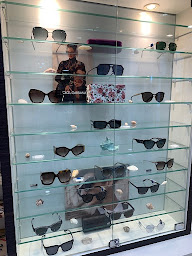 Photo n°16 de Opticien Saintes - La Lunetterie Saintaise à Saintes (Magasin de lunettes de soleil)