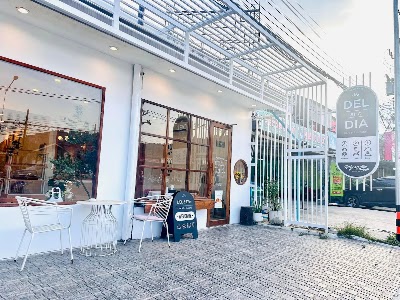 Del & Dia Cafe Croissant & Brunch | Halal Ao Nang Krabi 1