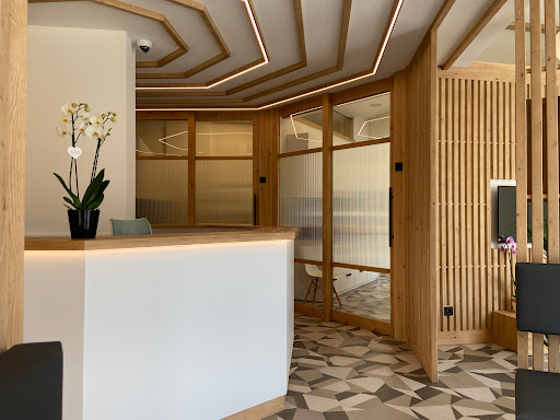 Clínica Dental Maido