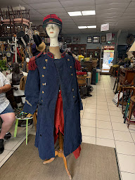 Photo n°14 de Alain Le Chiffonnier à Saint-Jean-d'Aigues-Vives (Bazar)