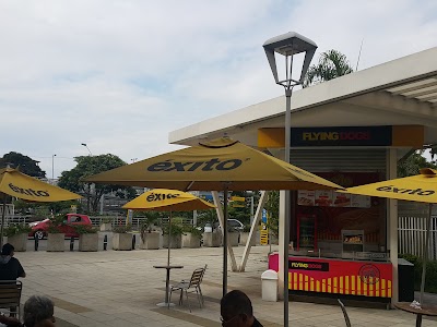 Photos of &Eacute;xito Sim&oacute;n Bol&iacute;var