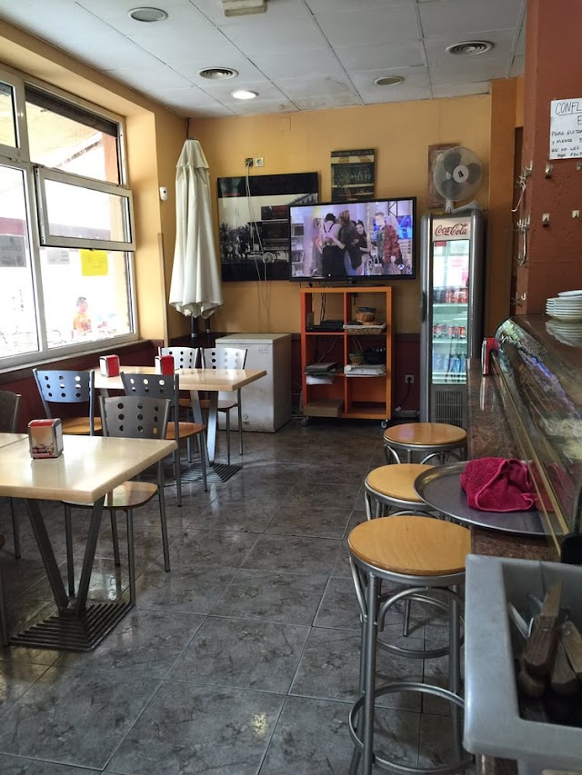 Cafe Montaditos Bogar