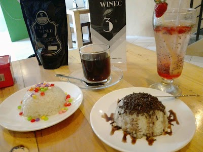 Photos of Cafe Bomb