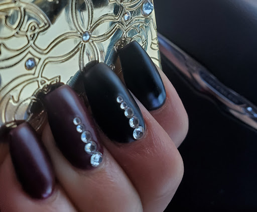 Kelly's Nail - Visual