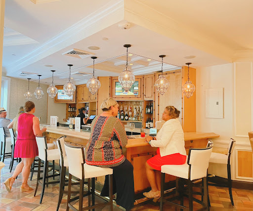 Preston's Wine & Martini Lounge
