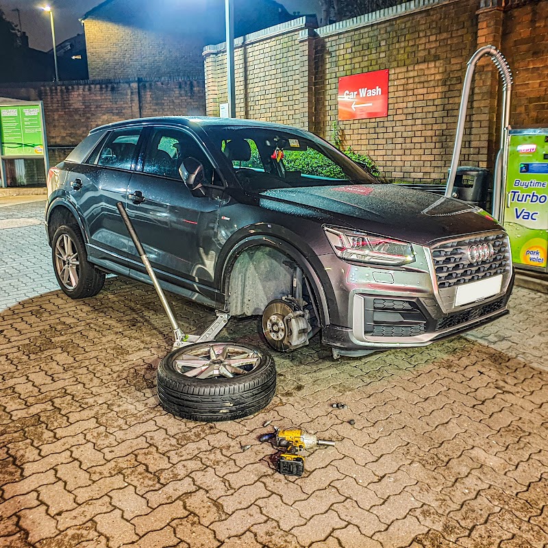 Mobile Tyre Fitting Hemel Hempstead 24 Hour Emergency Call Out photo 2