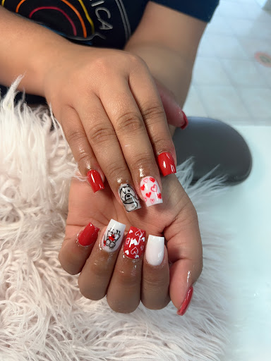 Sun Ray Nails & Spa Logo