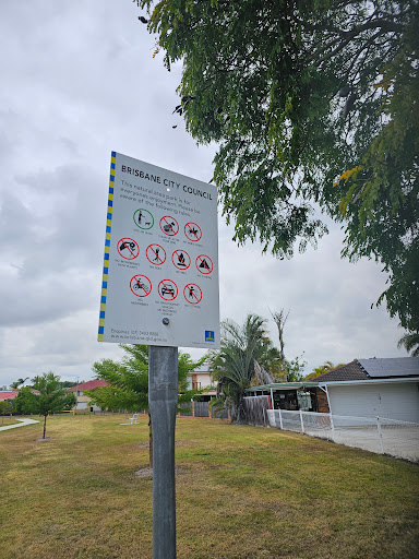Laar Crescent Park - Thumbnail
