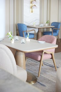 The Bar & Champagne Lounge