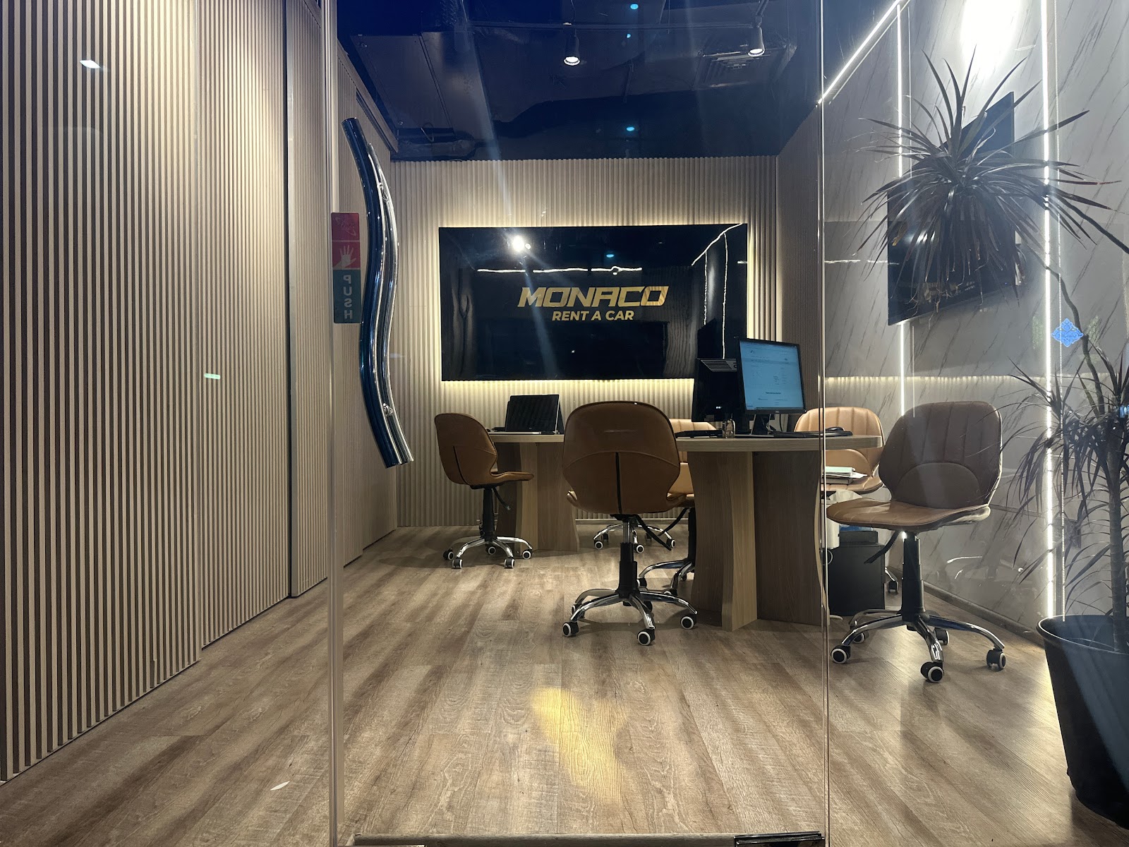 Honest Rent A Car L.L.C-O.P.C Head Office - صورة 5