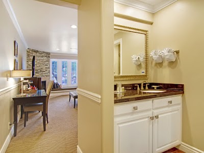 Photos of Carriage House Inn