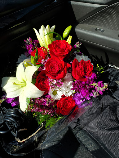 Wine & Roses Inc - Thumbnail