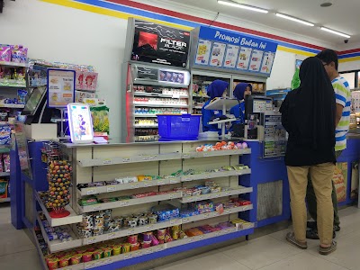 Photos of Indomaret Point Perhutani