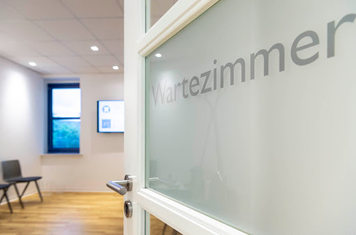 Dr. Christian Schmidt, Zahnarzt und Oralchirurg - Thumbnail