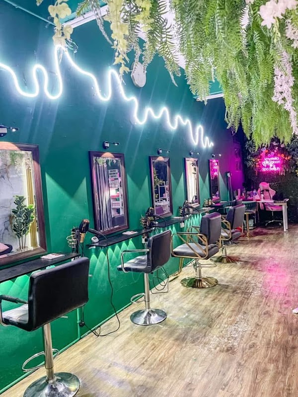 Amystella hair saloon — hair salon in Sungai Buloh