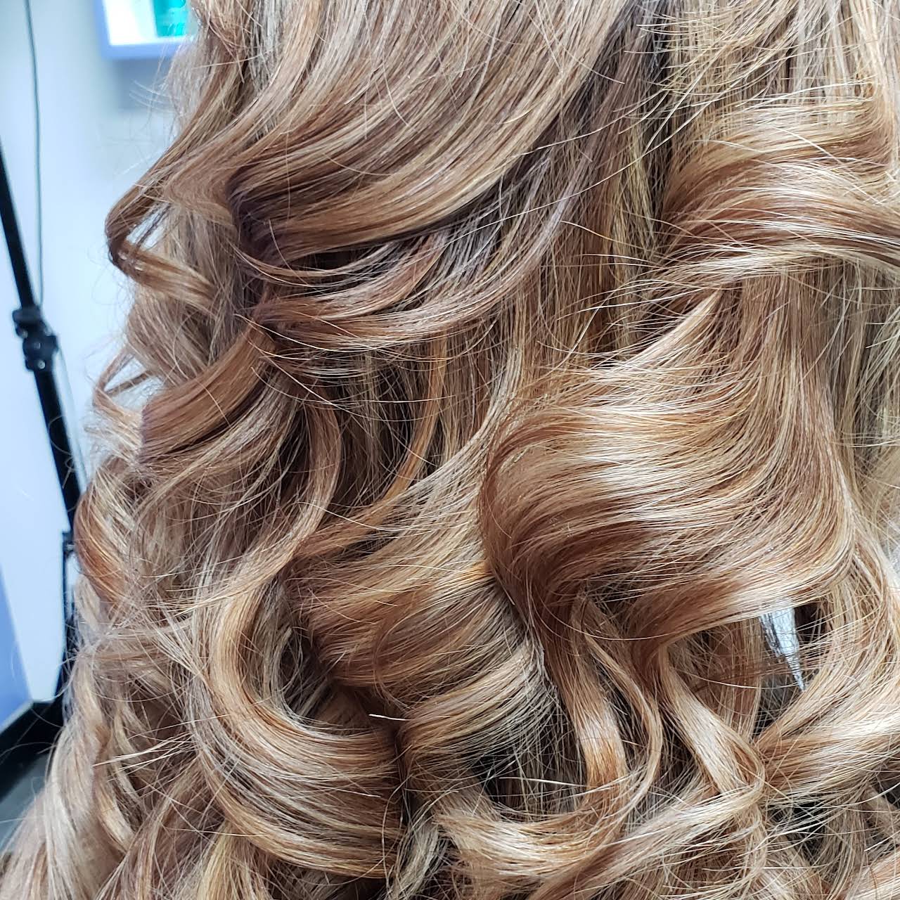 Oscar at Mattison Avenue Salons - Hair Salon in Mansfield