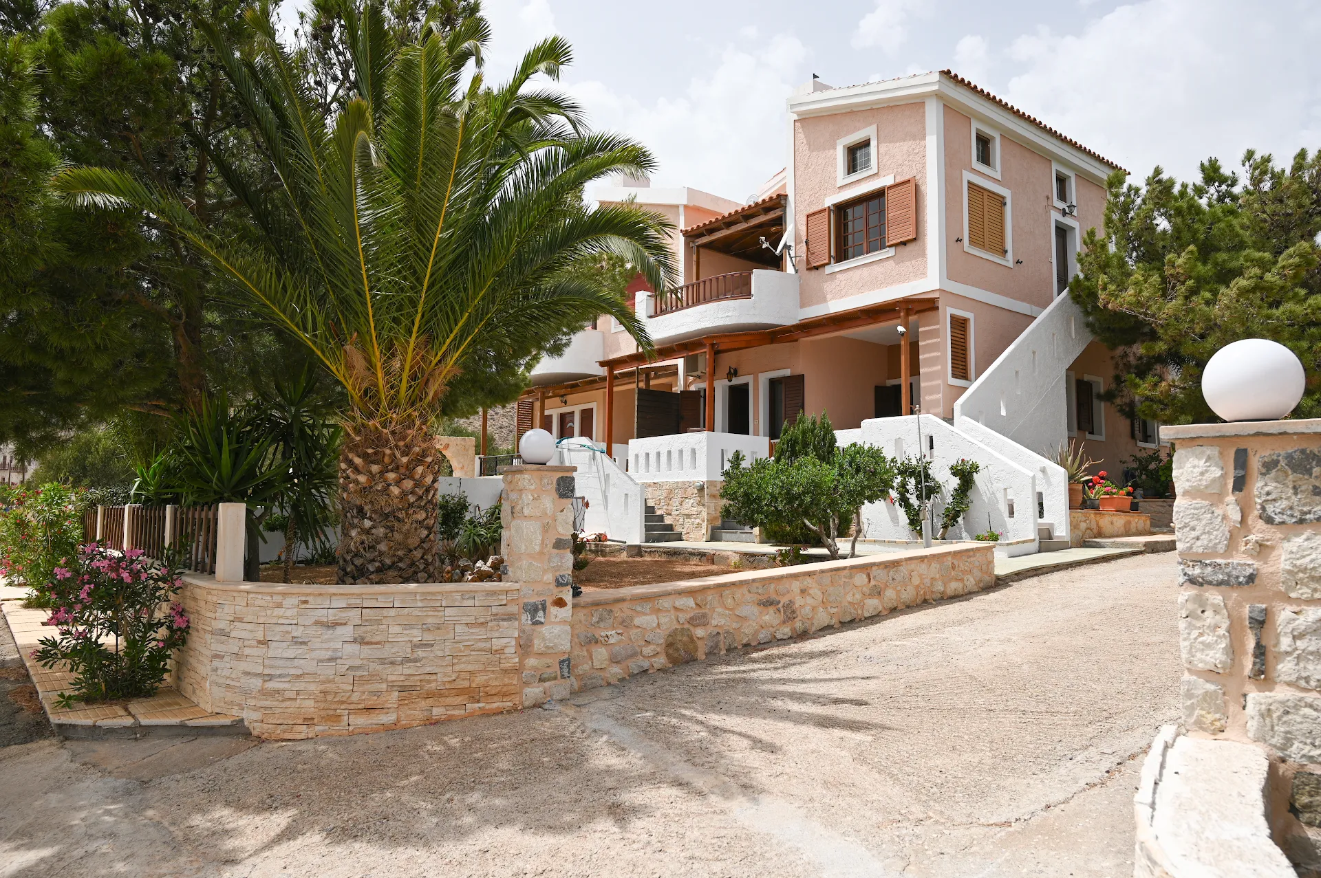 Garden house xerokampos