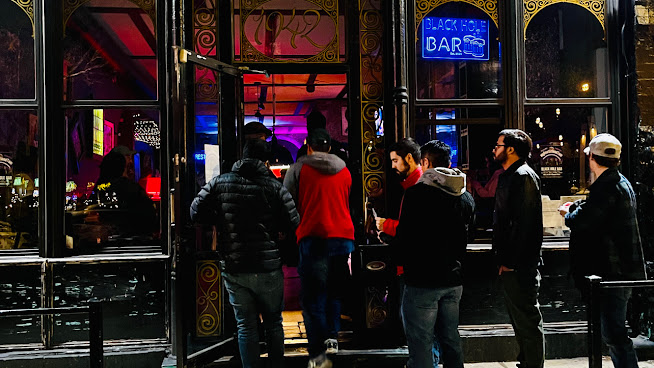 Black Hole Bar by null