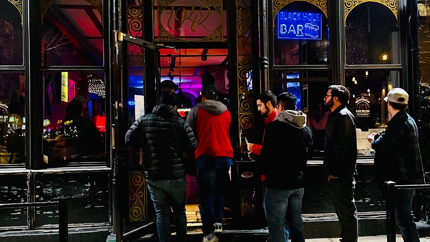 Black Hole Bar by null