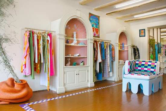 100% SILK Shop + Gallery by null