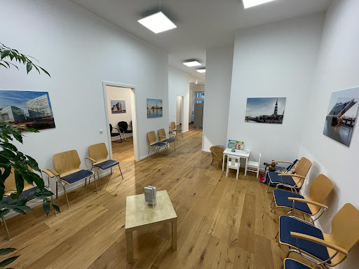miamedes Hausarztpraxis Altona - Prof. Dr. med. Andreas Raedler