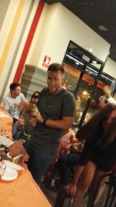 Photos of PIZZER&Iacute;A LA CAPRICHOSA