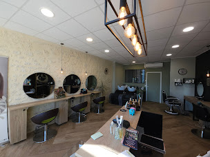Photo n°27 de Emy'Liss à Saujon (Salon de coiffure)
