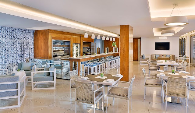 African Pride Crystal Towers Hotel & Spa