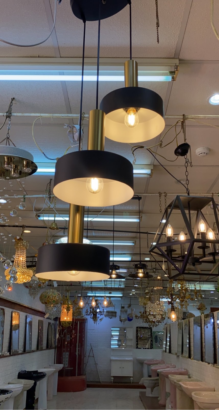 شركة بن محفوظ الريادة للتجارة لأدوات الكهرباء و السباكة ومواد البناء - صورة 3