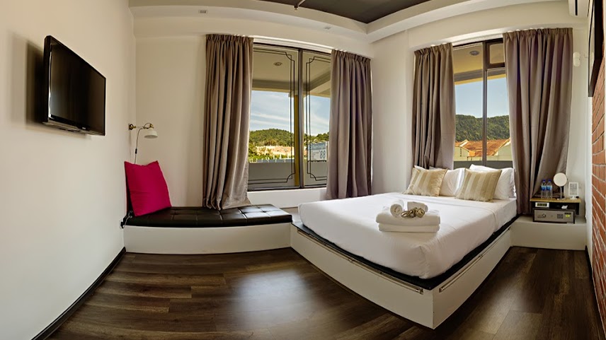 Roomies Suites by null