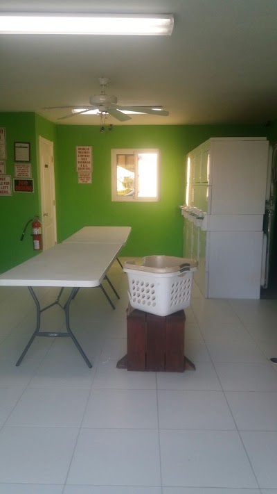 Photos of D'Avions Laundromat