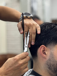 Photo n°17 de Le Pegador - Coiffeur-Barbier à Suresnes (Barbier)