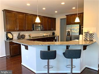 Violet Haag, Berkshire Hathaway HomeServices Homesale Realty - Thumbnail
