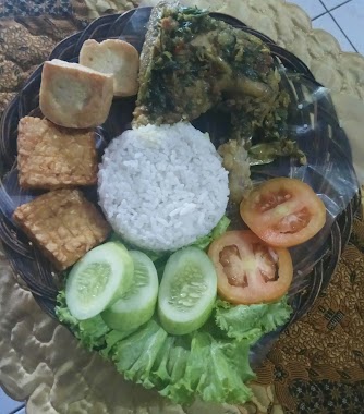 Ayam Bumbu Pandan Geboy, Author: arjuna Dewantara