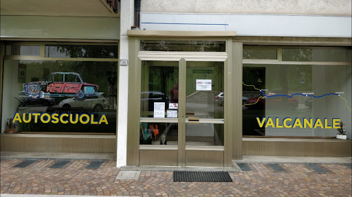 Autoscuola e Agenzia Pratiche Auto VALCANALE
