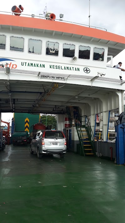 Photos of Dermaga Penyeberangan Ferry Siantan