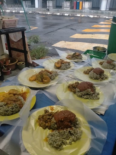 Kedai Makanan Dan Minuman Pazlina Harun