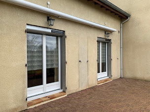 Photo n°27 de Profession Menuisier Saint-Pal-de-Mons | Installateur de fenêtres et menuiseries à Saint-Pal-de-Mons (Magasin de fenêtres en PVC)