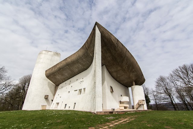 Colline Notre-Dame du Haut by le Corbusier