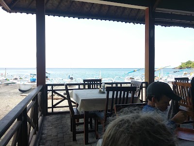 Photos of Caf&eacute; Indah